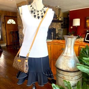 Bebe fun & flirty skirt